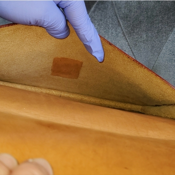 Authentic Louis Vuitton Rare Vintage Monogram Sac Biface flap sling bag - Picture 5 of 15